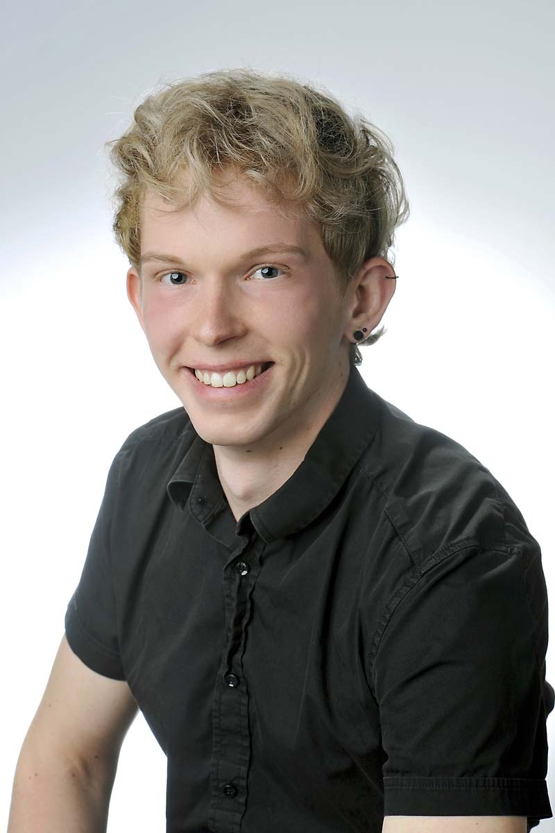 Niclas Neumann
Stylist